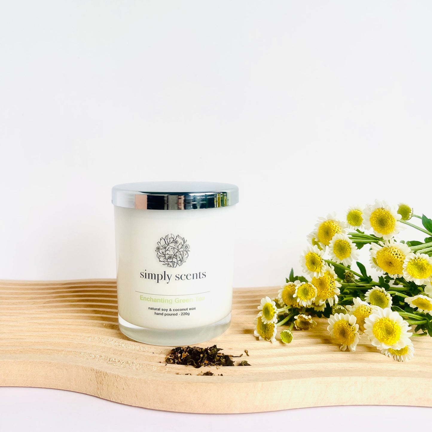 Natural soy wax and coconut wax candle scented with floral green tea scent